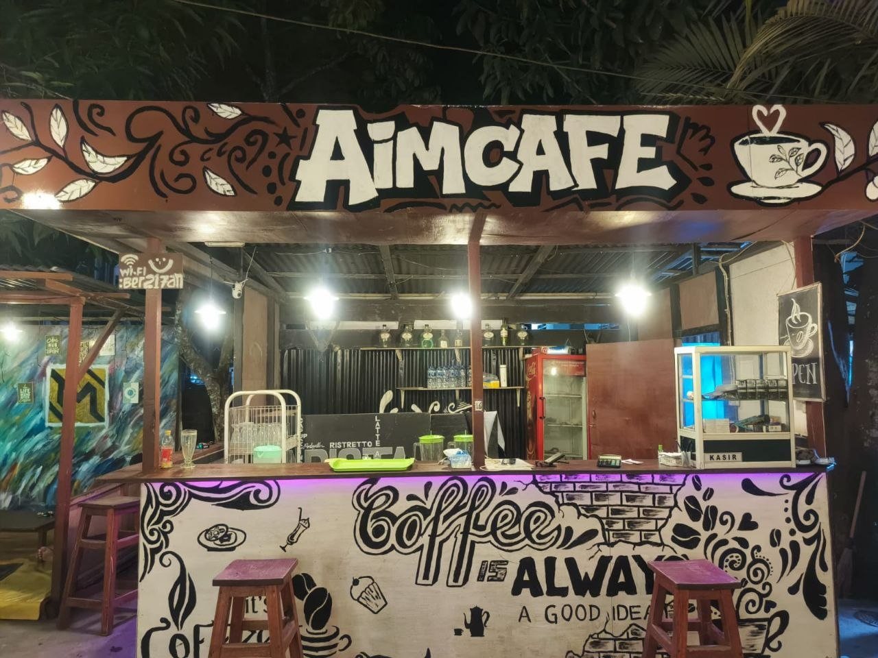 Aim Caffee - counter bar dan dapur